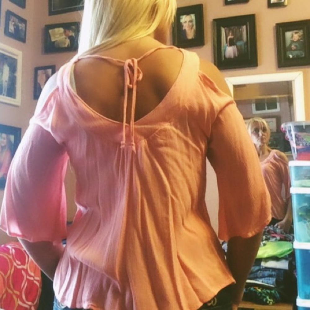 3/4 sleeve cold shoulder top - Picture 3 of 8